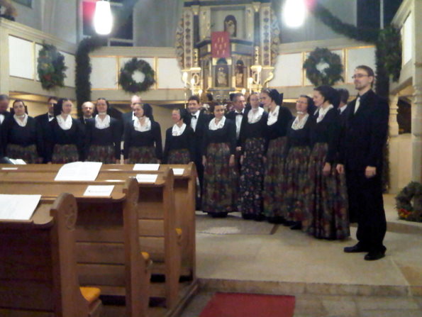Der Chor Meja in unserer Kirche