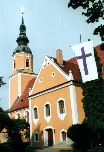 Die Kirche im neuen Gewand