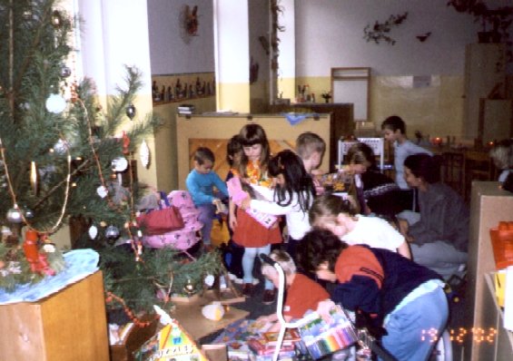 Beim Auspacken der vielen Geschenke